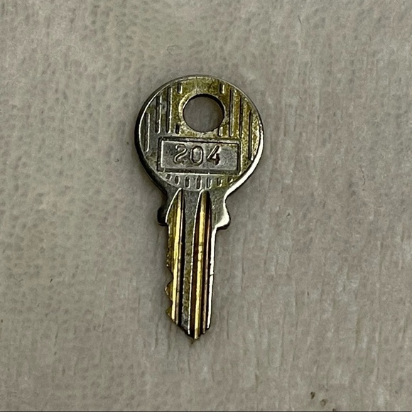 LOUIS VUITTON spare key #204 - Picture 4 of 4